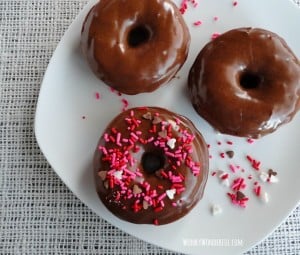Baked Nutella Donuts - doughnut recipe - wonkywonderful.com