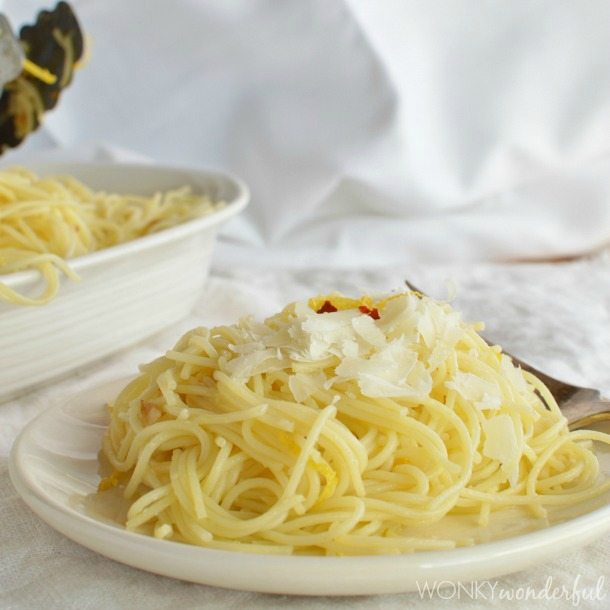 Lemon Garlic Pasta Recipe - Roasted Garlic - Red Pepper - Olive Oil - Noodles - Side Dish - wonkywonderful.com
