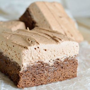 Irish Cream Chocolate Brownie Recipe - This easy brownie recipe is full of Irish Cream and Chocolate flavor! Makes a cake like brownie that is perfect for dessert!