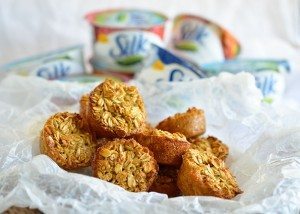 Healthy Oatmeal Muffin Dippers make the perfect grab n go breakfast! These mini oatmeal muffins are dairy free, gluten free and perfect for dipping into Silk Yogurt. A great back to school breakfast recipe!